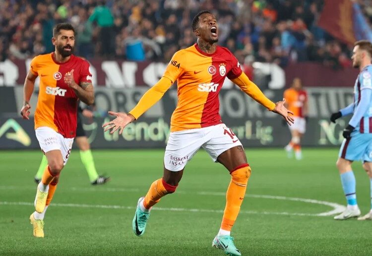 فوز ساحق غالاطة سراي بخماسية على طرابزون سبور 1 فوز ساحق غالاطة سراي بخماسية على طرابزون سبور