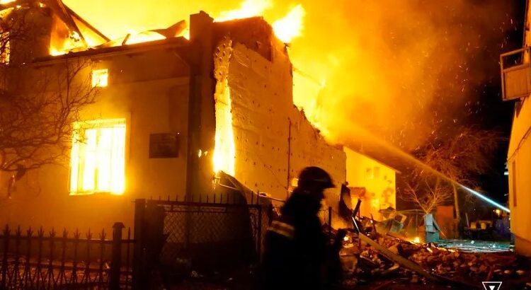 انفجارات تهز العاصمة.. كييف تحت هجوم صاروخي روسي