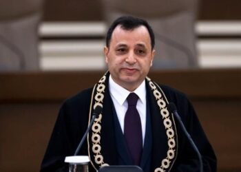 رئيس المحكمة الدستورية التركية: لا يمكن أن يكون هناك أي مبرر لعدم الالتزام بقرار المحكمة الدستورية