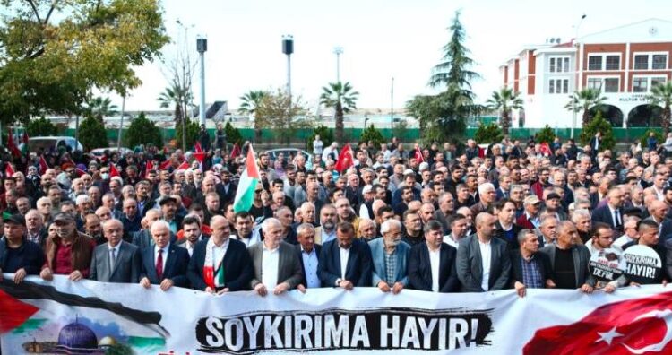 ولايات تركية تشهد مظاهرات منددة بالهجمات الإسرائيلية على غزة 1 ولايات تركية تشهد مظاهرات منددة بالهجمات الإسرائيلية على غزة