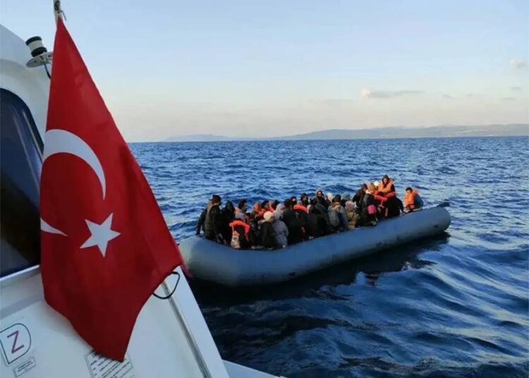 تركيا: إنقاذ وضبط أكثر من 50 ألف مهاجر في بحر إيجة خلال 2023
