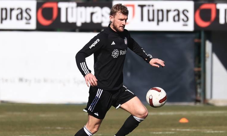 Beşiktaş'ta yeni transfer Joe Worrall, ilk antrenmanına çıktı 1 Beşiktaş’ta yeni transfer Joe Worrall, ilk antrenmanına çıktı