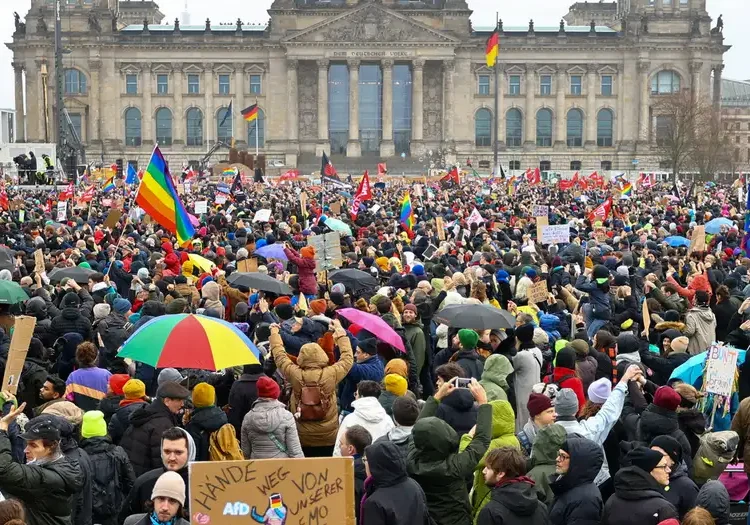Almanya, aşırı sağa karşı ayakta 1 Almanya, aşırı sağa karşı ayakta