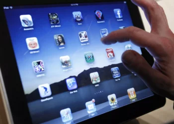 İskoçya Sağlık Bakanı, 11 bin sterlinlik iPad internet faturası yüzünden istifa etti