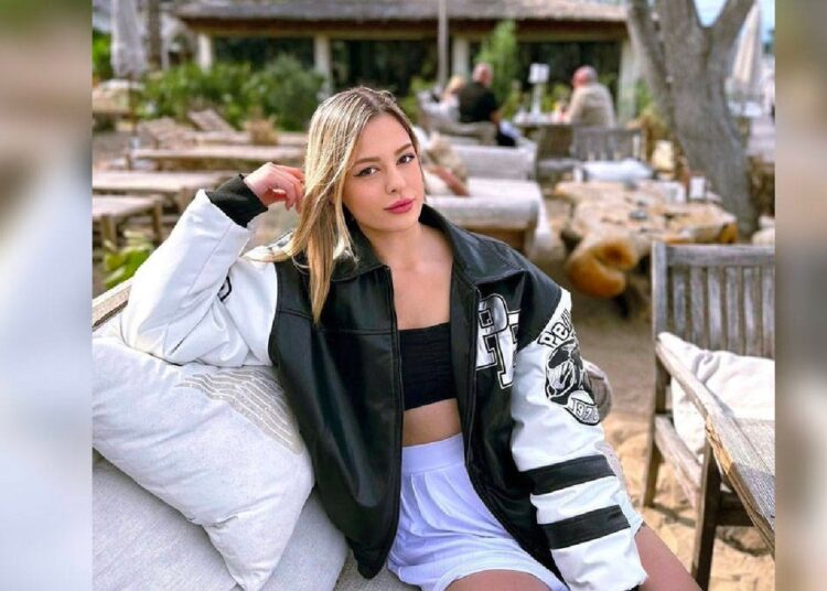 Şüpheli kadın ölümü: Sehpaya rujla yazı yazılmış