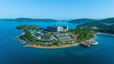 Yanan ormanlık alana oteller yapıldığı yetmedi şimdi de lüks villalar konduruluyor