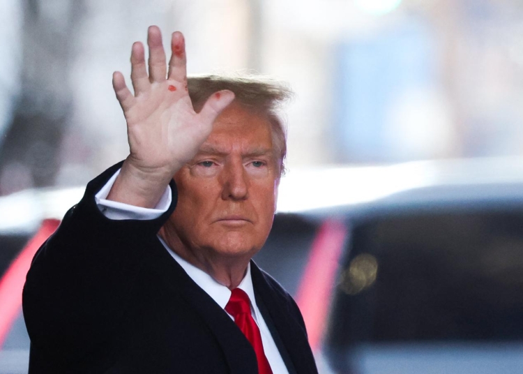 Donald Trump, ellerindeki kırmızı lekeler hakkında nihayet konuştu