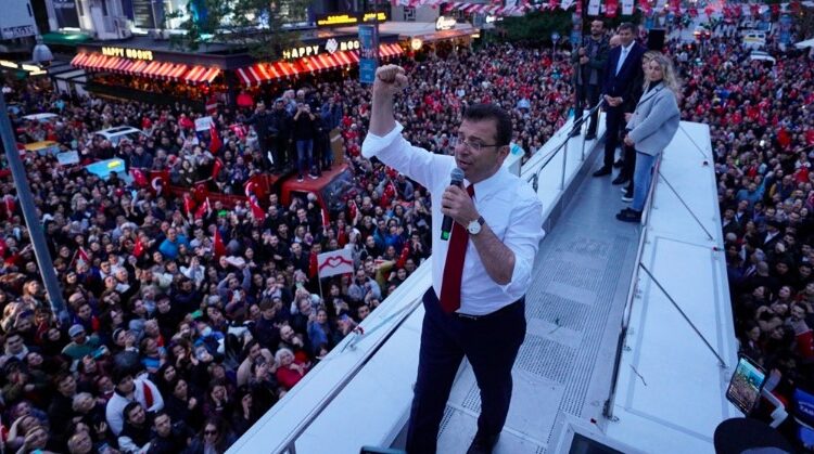 بعد انهيار التحالفات واحتدام المنافسة.. من هم مرشحو إسطنبول في الانتخابات المحلية؟ 1 بعد انهيار التحالفات واحتدام المنافسة.. من هم مرشحو إسطنبول في الانتخابات المحلية؟