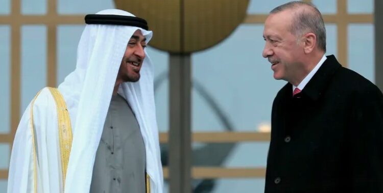 أردوغان يصل إلى الإمارات ضمن جولة تشمل مصر