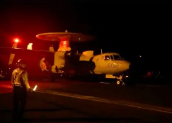 البنتاغون: تدمير أكثر من 100 صاروخ ومنصة إطلاق خلال الضربات على مواقع الحوثيين