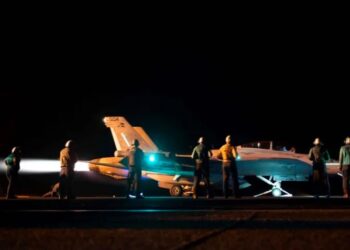 الجيش الأميركي: الحوثيون أطلقوا 6 صواريخ على سفينتين بالقرب من اليمن