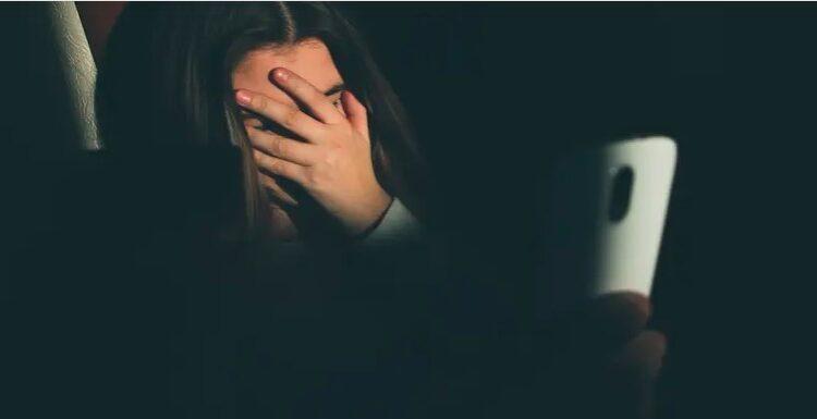 سربوا صورهن الحميمة.. ضجة في المغرب وقاصرات يستنجدن