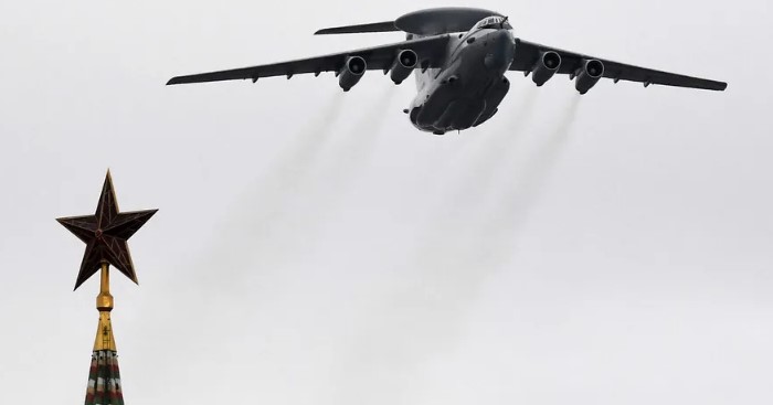 أوكرانيا تعلن إسقاط طائرة تجسس روسية 1 أوكرانيا تعلن إسقاط طائرة تجسس روسية