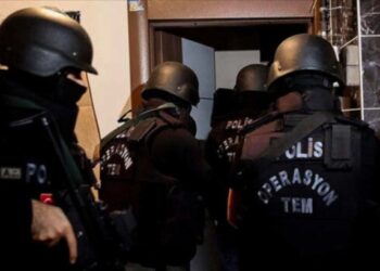 تقرير: تركيا تعتقل 4 أشخاص يشتبه في قيامهم بنقل معلومات إلى الموساد