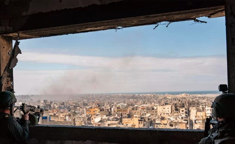 قبيل هجوم وشيك على رفح.. حماس تحذّر من “مجزرة” ومصر تتأهب