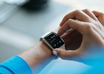 تحذير من استخدام الساعات والخواتم الذكية لقياس السكر.. “قد تشكل خطراً”
