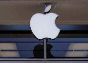 أبل تلغي مشروعاً لتصنيع سيارة كهربائية