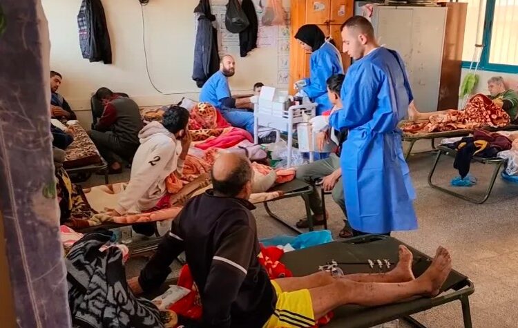 طبيب أميركي يروي رحلته في غزة: ما رأيته ليس حربا بل إبادة 1 طبيب أميركي يروي رحلته في غزة: ما رأيته ليس حربا بل إبادة