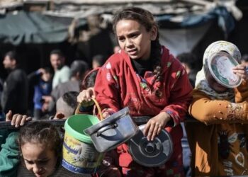 صوت من شمال غزة: لم تصل أي مساعدات للشمال.. “أنقذونا نحن نموت جوعا”