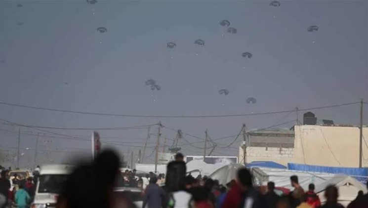 انتظروا المساعدات فأتتهم القنابل.. مقتل 100 جنوب غزة 1 انتظروا المساعدات فأتتهم القنابل.. مقتل 100 جنوب غزة