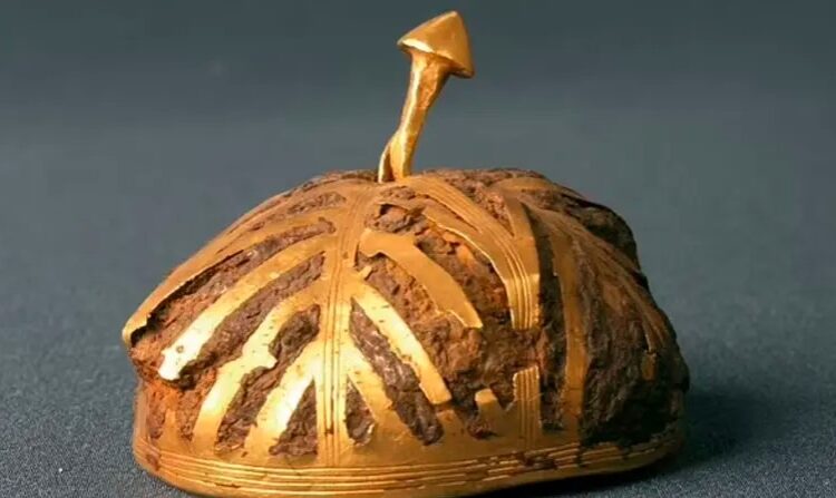 كنز عمره 3 آلاف عام يحيّر العلماء.. معدنه من خارج الأرض 1 كنز عمره 3 آلاف عام يحيّر العلماء.. معدنه من خارج الأرض