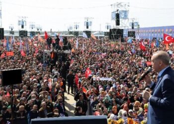 بعد حشد أنصارهما في اليوم ذاته.. أردوغان يوجه “رسالة قاسية” لأربكان والأخير يعلق