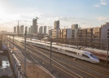 الصين تعتمد الذكاء الاصطناعي لإدارة شبكة القطارات الأكبر في العالم