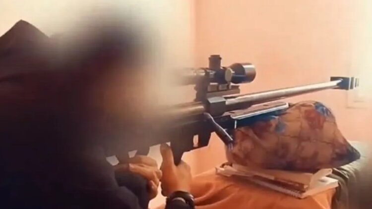 "القسام" تبث تسجيلا لقنص ضابط إسرائيلي في بيت حانون (شاهد) 1 “القسام” تبث تسجيلا لقنص ضابط إسرائيلي في بيت حانون (شاهد)