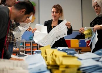 بعد “بضعة حوادث”.. انتهاء التصويت وترقب النتائج بانتخابات تركيا