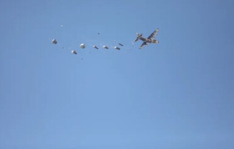 بريطانيا تعارض إسقاط مساعداتها جوا على غزة 1 بريطانيا تعارض إسقاط مساعداتها جوا على غزة