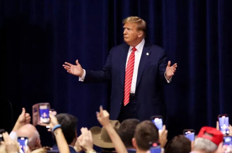 تحذيرات ترامب من “حمام الدم”.. عنف سياسي أم كارثة اقتصادية مقبلة؟