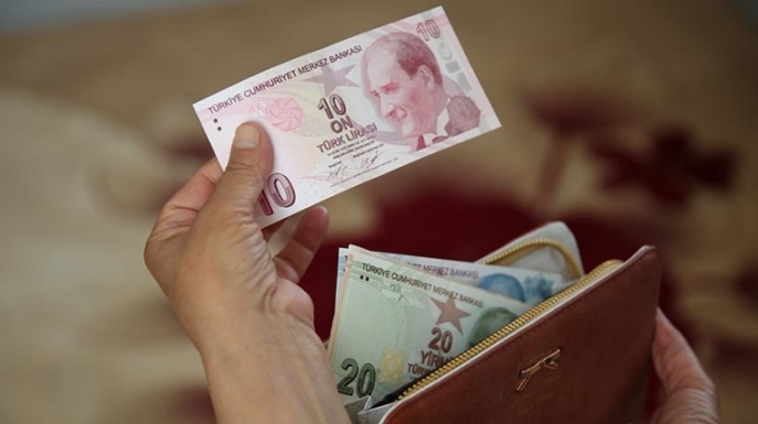 انخفض الدخل القومي للفرد في تركيا إلى ما كان عليه قبل 20 عامًا 1 انخفض الدخل القومي للفرد في تركيا إلى ما كان عليه قبل 20 عامًا