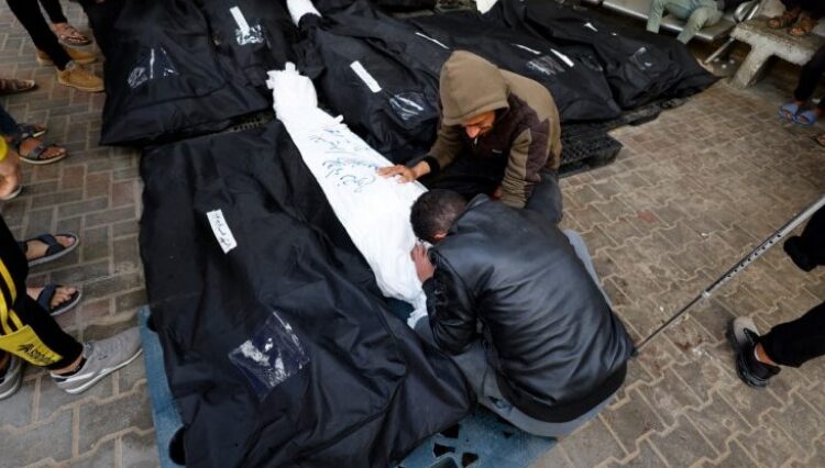 الصحة في غزة: ارتفاع حصيلة العدوان الإسرائيلي إلى 30534 شهيدا و71920 مصابا منذ 7 أكتوبر 1 الصحة في غزة: ارتفاع حصيلة العدوان الإسرائيلي إلى 30534 شهيدا و71920 مصابا منذ 7 أكتوبر