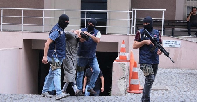 قبل الانتخابات المحلية في تركيا.. الشرطة تعتقل 33 شخصًا للاشتباه في صلتهم بداعش 1 قبل الانتخابات المحلية في تركيا.. الشرطة تعتقل 33 شخصًا للاشتباه في صلتهم بداعش