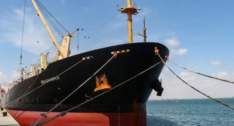 توتر مستمر.. 4 صواريخ حوثية نحو خليج عدن والبحر الأحمر 1 توتر مستمر.. 4 صواريخ حوثية نحو خليج عدن والبحر الأحمر