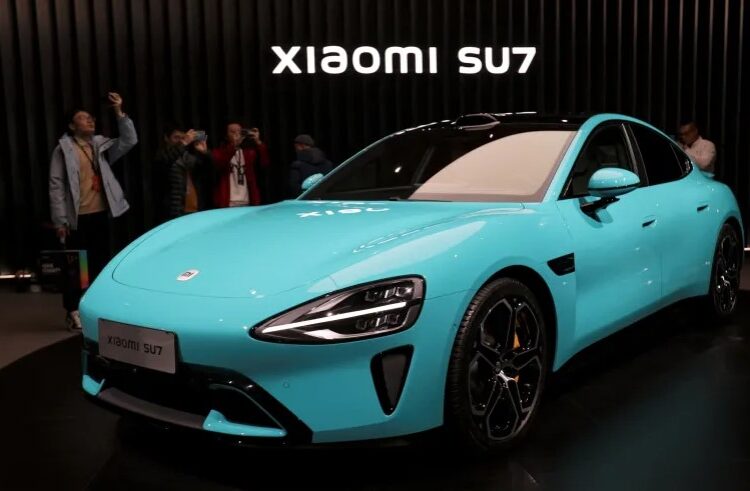 بعد الهواتف الذكية.. شاومي تنافس تسلا وبورشه بسيارة “إس يو 7” الكهربائية