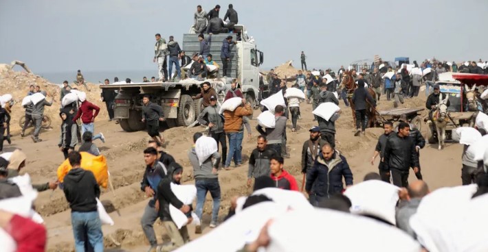 إسرائيل تعلن نتائج مراجعة أولية لـ"مأساة المساعدات" 1 إسرائيل تعلن نتائج مراجعة أولية لـ”مأساة المساعدات”