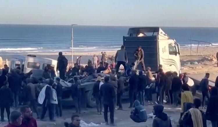 «مجزرة دامية»… 110 قتلى وأكثر من 750 جريحاً بقصف إسرائيلي لـ«جوعى» في غزة