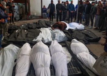 ليلة دامية.. عشرات الشهداء والجرحى في قصف منازل مأهولة في غزة