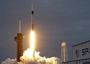 رويترز: “SPACE X” ومالكها ماسك أطلقا نماذج لأقمار تجسس صناعية