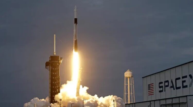 رويترز: "SPACE X" ومالكها ماسك أطلقا نماذج لأقمار تجسس صناعية 1 رويترز: “SPACE X” ومالكها ماسك أطلقا نماذج لأقمار تجسس صناعية