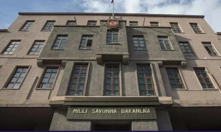 وزارة الدفاع التركية تنفي وجود أنشطة عسكرية لها مع إسرائيل
