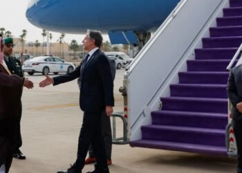 سابع زيارة منذ بدء الحرب.. بلينكن يبدأ جولة جديدة في المنطقة