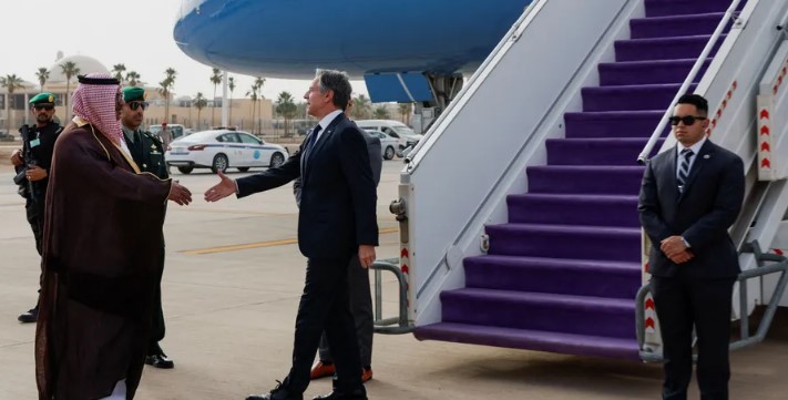 سابع زيارة منذ بدء الحرب.. بلينكن يبدأ جولة جديدة في المنطقة 1 سابع زيارة منذ بدء الحرب.. بلينكن يبدأ جولة جديدة في المنطقة