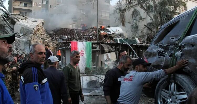 الحرس الثوري يؤكد مقتل 7 من عناصره بينهم قياديين في دمشق