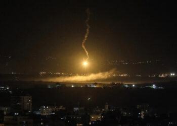 الرد بدأ.. إيران تطلق وابلاً من المسيرات باتجاه إسرائيل