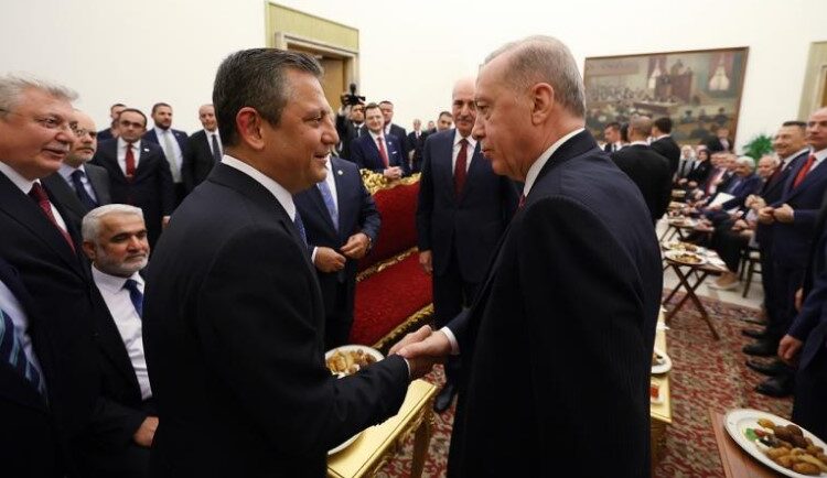 أول لقاء غير رسمي بين أردوغان ورئيس أكبر أحزاب المعارضة في تركيا