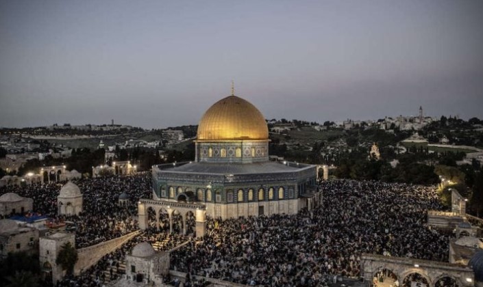 200 ألف مصل يُحيون ليلة القدر في المسجد الأقصى 1 200 ألف مصل يُحيون ليلة القدر في المسجد الأقصى