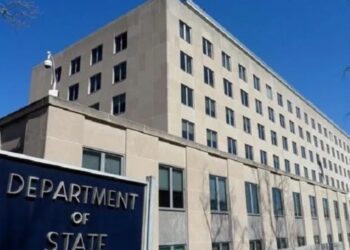 مسؤولة سابقة بالخارجية الأميركية: إدارة بايدن تنتهك القانون