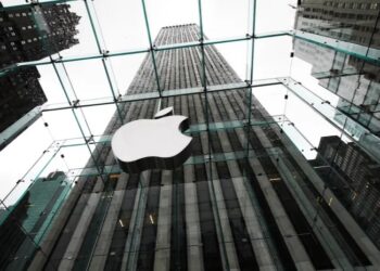 آبل تجدد محادثاتها مع “أوبن إيه آي” لتوفير ميزات الذكاء الاصطناعي في الآيفون